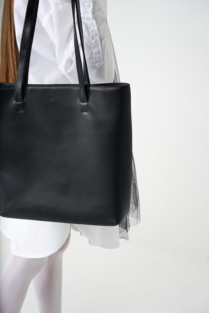 Сумка как зеркало времени: от утилитарного мешка к предмету личности